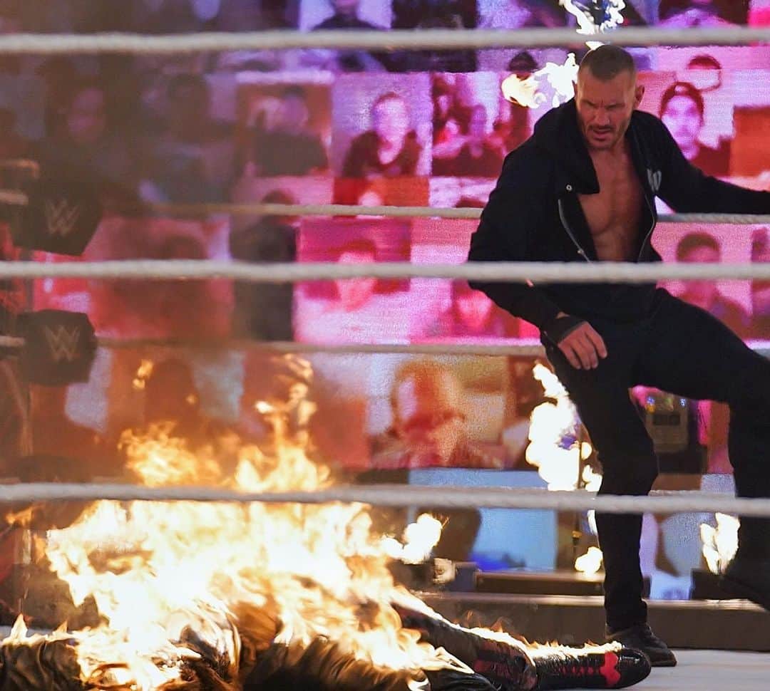 WWEさんのインスタグラム写真 - (WWEInstagram)「🔥🔥🔥 #FireFlyInferno @randyorton」12月21日 12時00分 - wwe