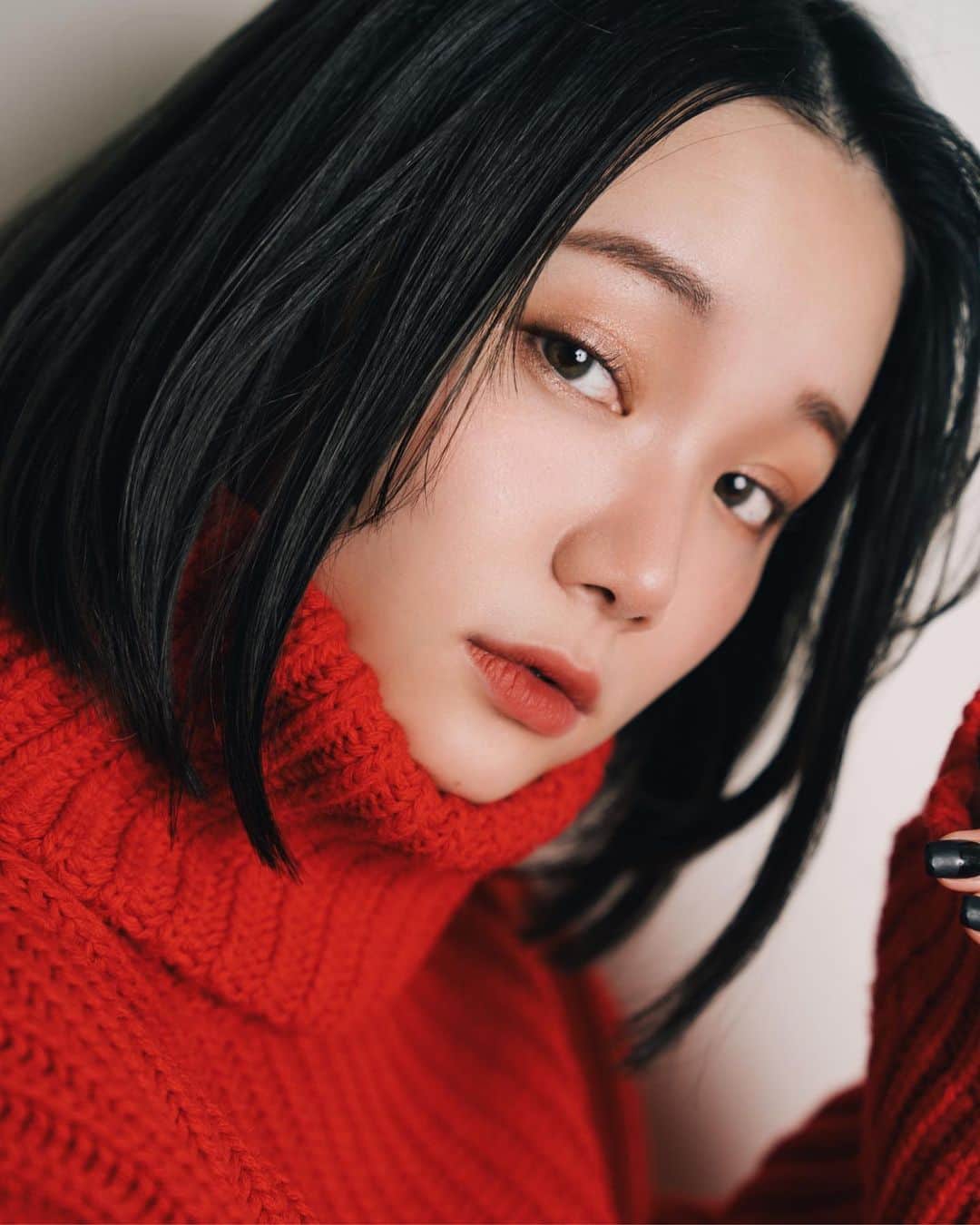 masayuki nittaのインスタグラム：「. M.A.Cのパウダーキス めちゃ好き💄 これはステイキュリアス単品使い。 . . 上品なフォギー感が冬メイクにぴったり。 新しいラインナップが出るみたいなので、全部ほしい🍠」
