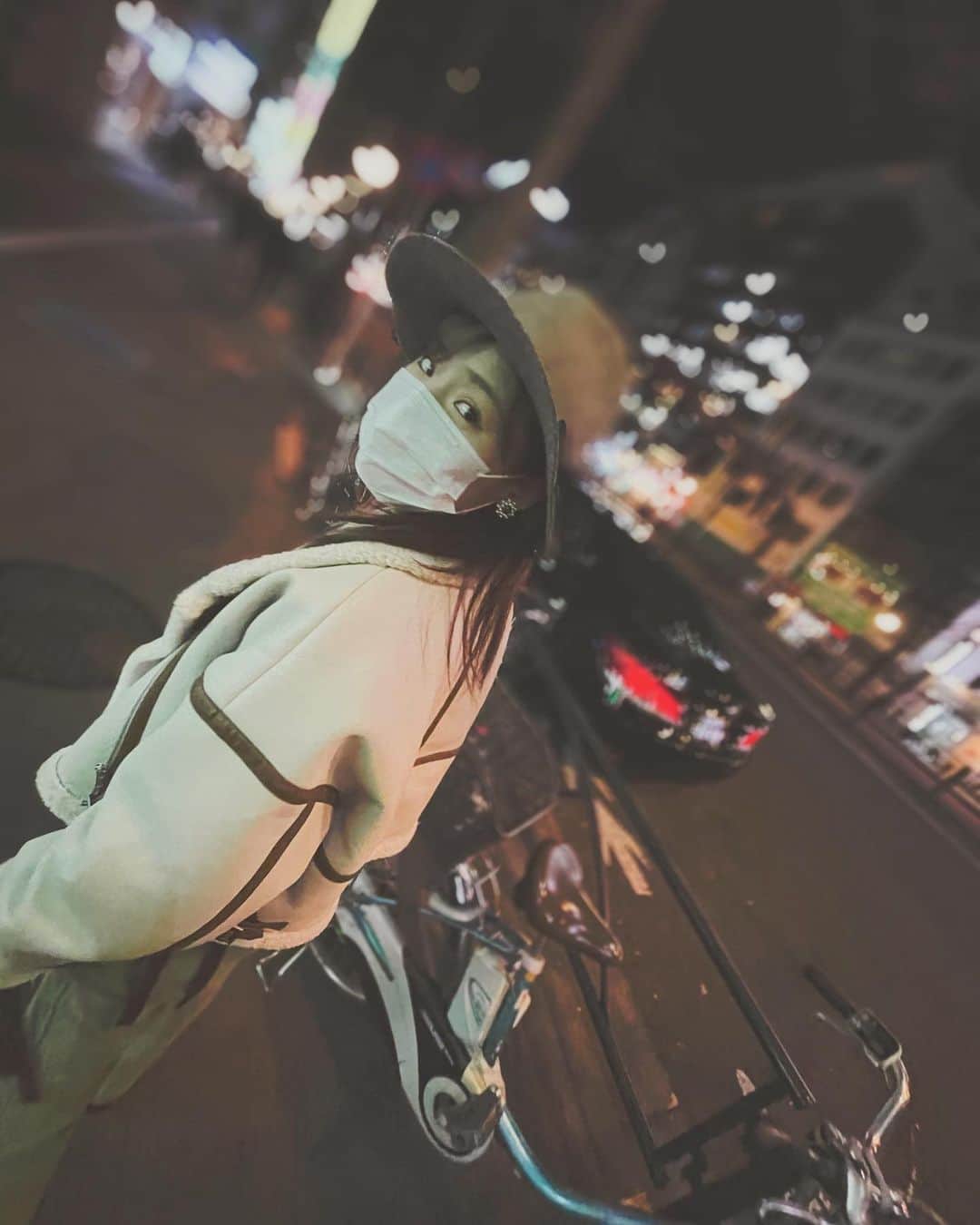 秋山ゆずきのインスタグラム：「. . 広角って良いね！  カメラの画質上がったから 上機嫌ちゃん  #iphone撮影」