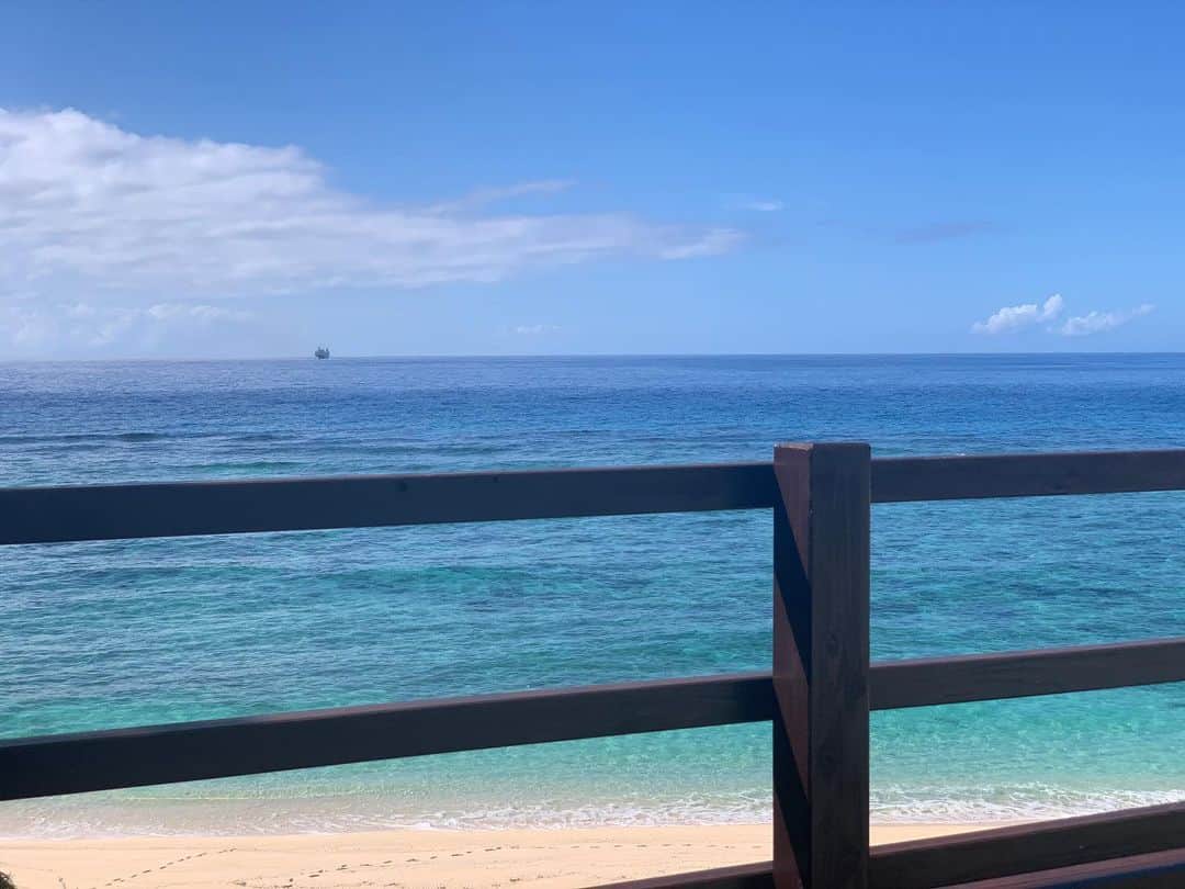 Hyatt Regency Naha Okinawaのインスタグラム：「沖縄の綺麗な海からのメッセージ。 今日もお疲れ様でした👏👏」
