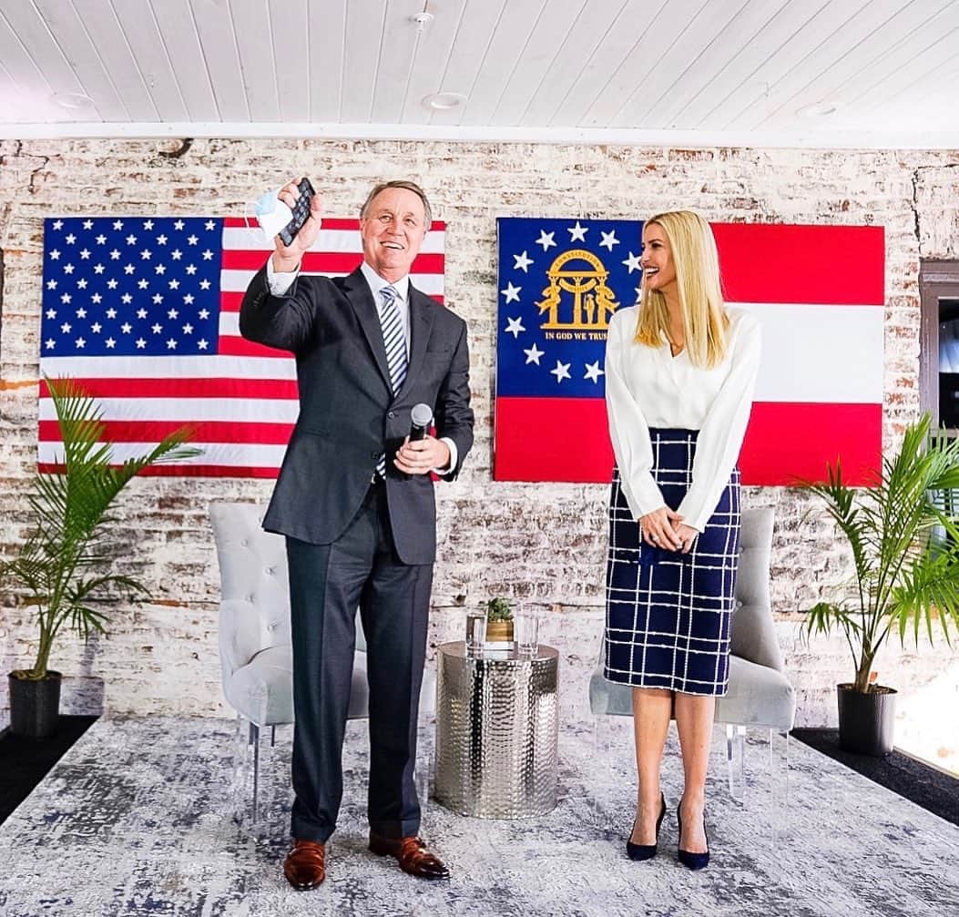 のインスタグラム：「Headed to Georgia this morning to campaign with my friends Senators ⁦‪@Perduesenate‬⁩ and ⁦‪@KLoeffler‬⁩, both tireless warriors for Georgia workers, families, farmers, small business owners, service members and veterans! 🇺🇸  #DefendtheMajority」