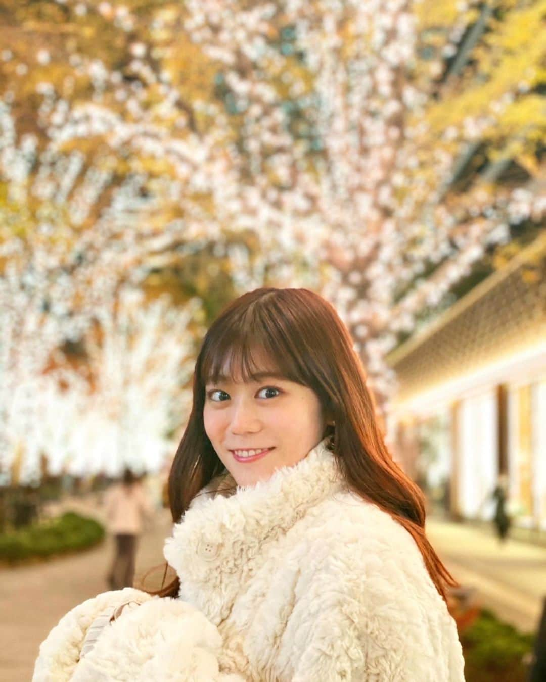 久木田菜々夏さんのインスタグラム写真 - (久木田菜々夏Instagram)「もうすっかり冬❄  最近寒すぎるので、羊みたいなこのモコモコのアウターが欠かせないんです🤤🐑  #アウター #モコモコアウター #白コーデ #ファッション #ファッションコーデ #もこもこ #冬コーデ #冬 #イルミネーション #銀座 #クリスマスマーケット #クリスマス #日比谷公園 #無印カフェ #撮影 #ポートレート #ポートレート撮影 #ポートレートモデル #サロモ募集 #サロンモデル募集中 #4like #l4l #デートスポット #デートコーデ #iphoneカメラ #無加工 #ディーホリック #dholic #撮影依頼募集中 #fashion」12月21日 21時50分 - nanaka_kukita