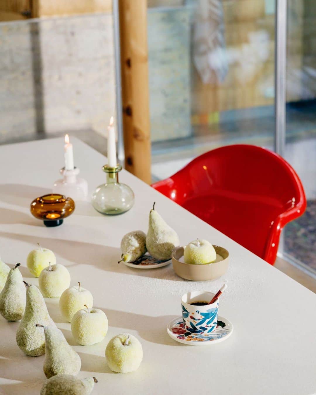 マリメッコのインスタグラム：「How do you create a festive atmosphere at home? ⠀⠀⠀⠀⠀⠀⠀⠀⠀ “Although the holidays will be different this year, I believe a festive spirit can always be lifted to new heights with the beautiful light of candles. Candlelight gently adds to the modest amount of light nature provides us during this season. That’s something our family has always relied on. ⠀⠀⠀⠀⠀⠀⠀⠀⠀ This holiday season, the elegant new candleholders by Carina Seth Andersson, Butticula, Fyr, and Puteli, will do their part in enhancing the festive atmosphere in our home." – Minna Kemell-Kutvonen, Director, Home Design & Prints  Explore our home collection at marimekko.com and in-store.  #marimekko」
