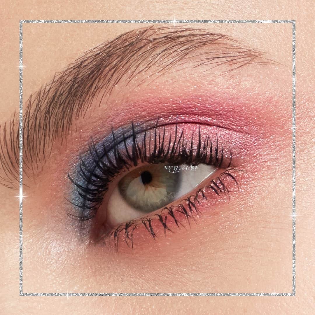 Lancôme Officialさんのインスタグラム写真 - (Lancôme OfficialInstagram)「Make a colorful statement with Lancôme's Holiday Palette. The ultimate eye makeup look for this Holiday season.  #Lancome #LancomeHolidays」12月21日 21時58分 - lancomeofficial