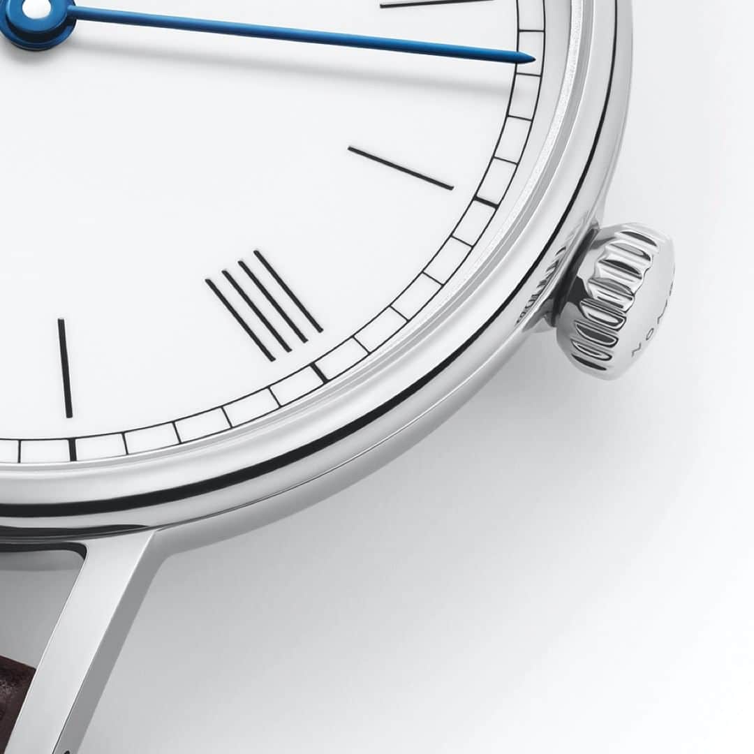 のインスタグラム：「This Macro Monday, we're taking a closer look at a brand-new watch with very traditional features—can you tell which one it is?  #nomos #glashütte #macromonday」