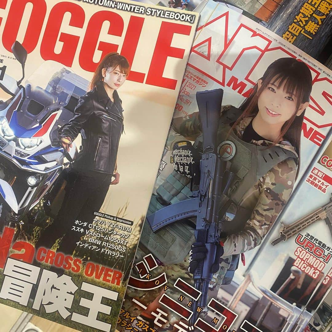 葉月美優さんのインスタグラム写真 - (葉月美優Instagram)「❥GOGGLE & ArmsMAGAZINE 🏍×🔫 . . . 私が表紙の雑誌が書店に置かれているのは GOGGLE23日まで ArmsMAGAZINE26日まで　です！ . . ネットでも販売してますが、書店に並ぶのはこの日まで！ 絶対にGETしてね💕💕💕💕 中にもたくさんいるから探してね♫ . . . . . #goggle #arms #バイク　#サバゲー #サバゲー女子 #サバゲー装備 #サバゲ #バイク女子 #ホンダバイク #honda #おしゃれ」12月21日 22時04分 - miu_haduki