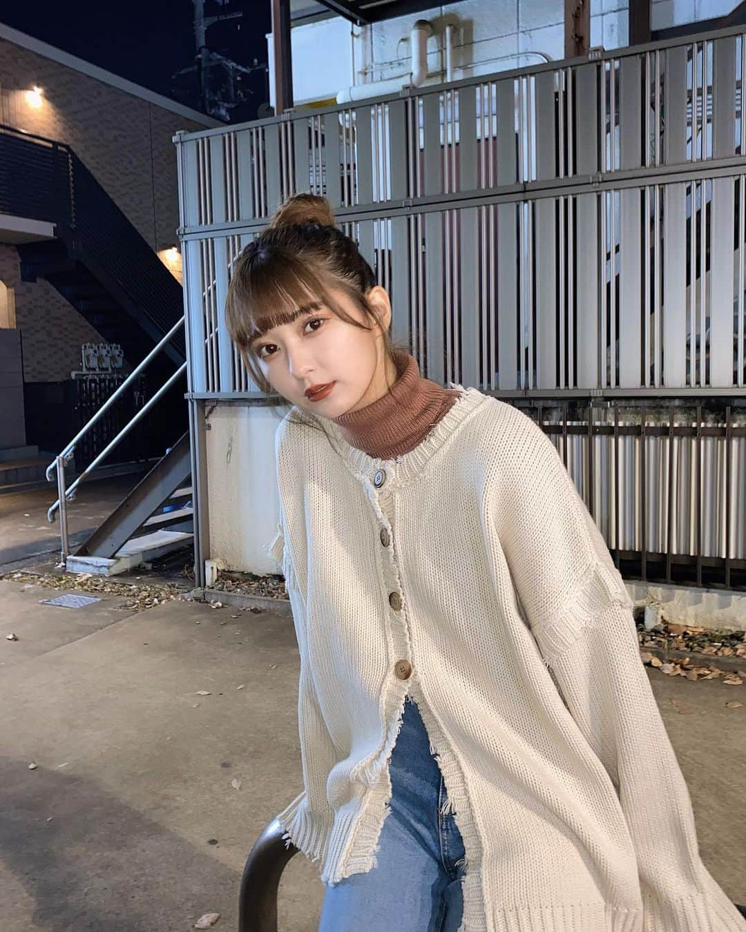 神﨑沙穏さんのインスタグラム写真 - (神﨑沙穏Instagram)「🥯🍪🥖 #ootd #fashion #hairstyle #knit #데일리룩 #옷 #패션 #코디 #네일스타그램 #머리스타그램 #데일리메이크업 #전신샷 #니트 #ニット #白 #ファッション #コーディネート #ホワイトコーデ #ヘアアレンジ」12月21日 22時06分 - i_am_saon