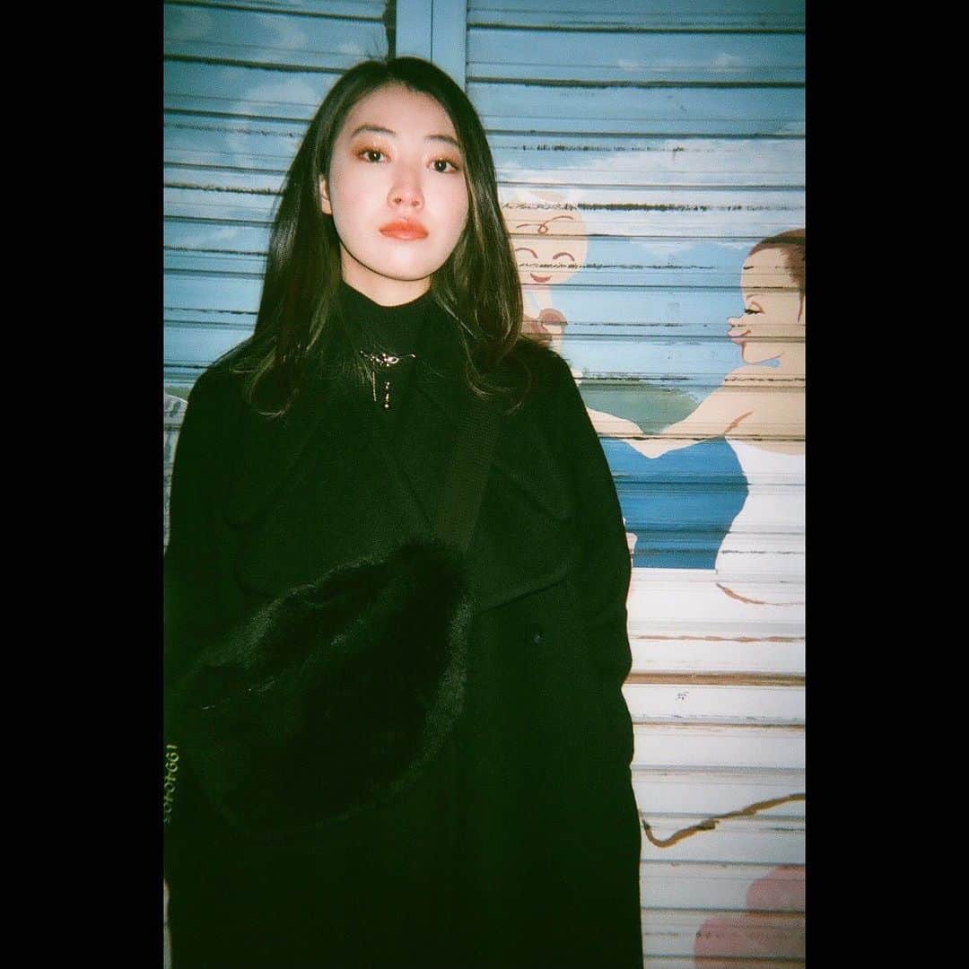 美山加恋のインスタグラム：「聖愛シリーズ、私からはラストです。  Photo by @miyamakaren   写ルンですひさびさで楽しかった シャッターのパチって音がかわいい…☺︎笑  #写ルンです  #フィルムカメラ  #フィルム写真  #filmphotography」