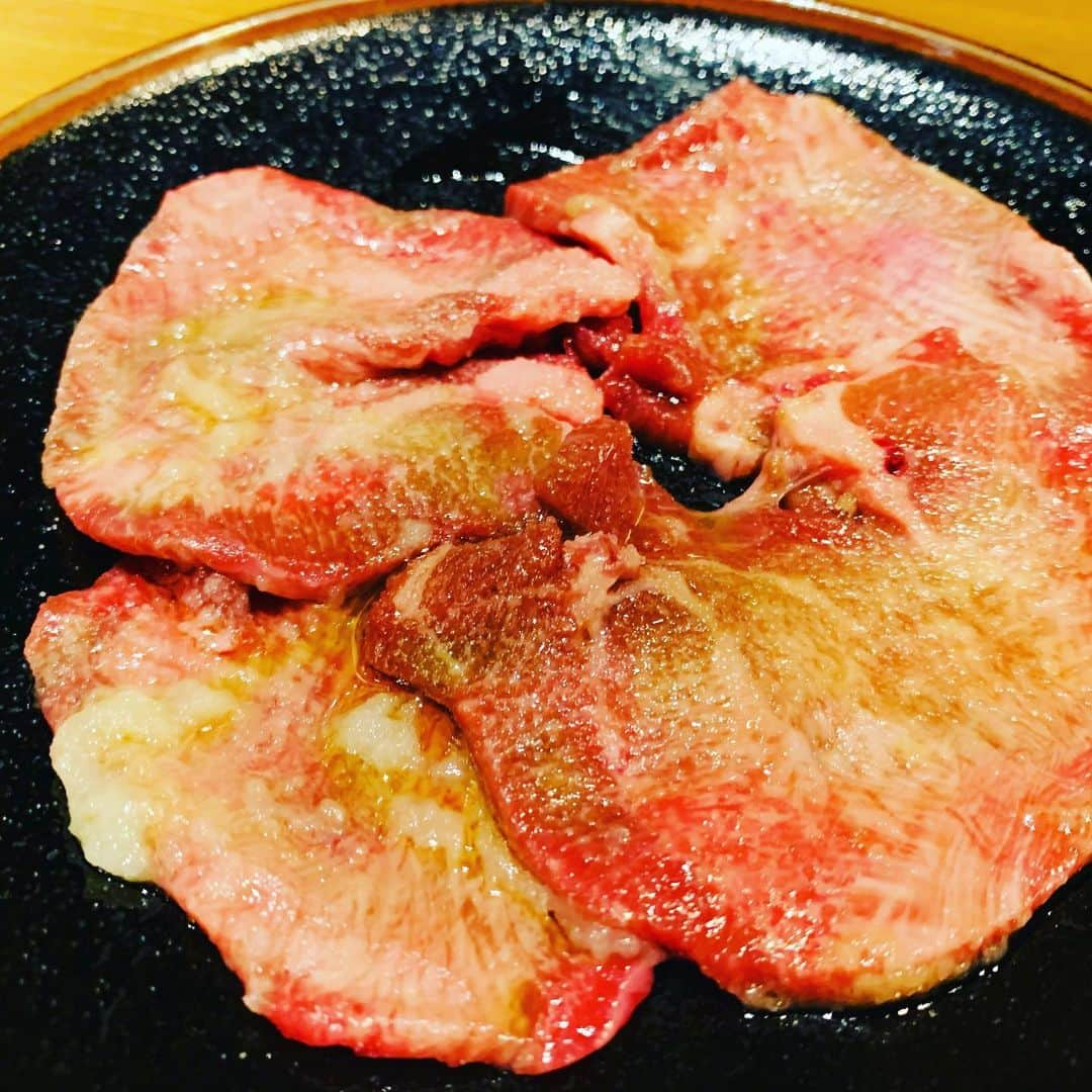 アクア新渡戸さんのインスタグラム写真 - (アクア新渡戸Instagram)「今日も沢山遊んで沢山食べました🤗 先ずファンタジーキッズリゾートに行き 何時間だろう？ 1日コースでたっぷり遊んで 十亜も大興奮😆 滑りだいで勢いよくすってんころりんしても エンドレスに滑ったり ボールプールで跳ねたり転んだり ママゴトスペースでもずっと遊んでて 帰りは名残惜しそうでした😅  帰りに焼肉屋さんによって ソートーお腹空いてたみたいで 何度もお肉のオカワリを要求されました😅 肉食のDNAしっかり受け継いでくれてます😉🥩  また行こうね😉  #ファンタジーキッズリゾート港北  #ムスメはしゃぐ  #エンドレス #焼肉屋さん  #娘おかわりしまくり  #沢山あそんだね」12月21日 22時19分 - amiaquanitobe