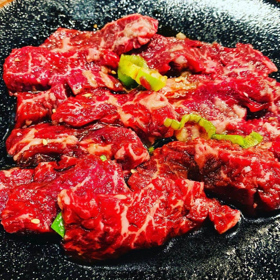 アクア新渡戸さんのインスタグラム写真 - (アクア新渡戸Instagram)「今日も沢山遊んで沢山食べました🤗 先ずファンタジーキッズリゾートに行き 何時間だろう？ 1日コースでたっぷり遊んで 十亜も大興奮😆 滑りだいで勢いよくすってんころりんしても エンドレスに滑ったり ボールプールで跳ねたり転んだり ママゴトスペースでもずっと遊んでて 帰りは名残惜しそうでした😅  帰りに焼肉屋さんによって ソートーお腹空いてたみたいで 何度もお肉のオカワリを要求されました😅 肉食のDNAしっかり受け継いでくれてます😉🥩  また行こうね😉  #ファンタジーキッズリゾート港北  #ムスメはしゃぐ  #エンドレス #焼肉屋さん  #娘おかわりしまくり  #沢山あそんだね」12月21日 22時19分 - amiaquanitobe