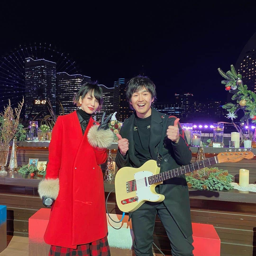 藤巻亮太さんのインスタグラム写真 - (藤巻亮太Instagram)「『CDTVライブ！ライブ！ クリスマスSP』に #中島美嘉 さんと出演させて頂きました。素敵な夜景をバックにお届けした「#真冬のハーモニー」はいかがでしたか？“真冬”のような寒さでしたが、ご覧頂いた皆さんに少しでも温もりを届けられていたら嬉しいです。温かいクリスマスをお迎えください！(亮太)」12月21日 22時22分 - ryota_fujimaki