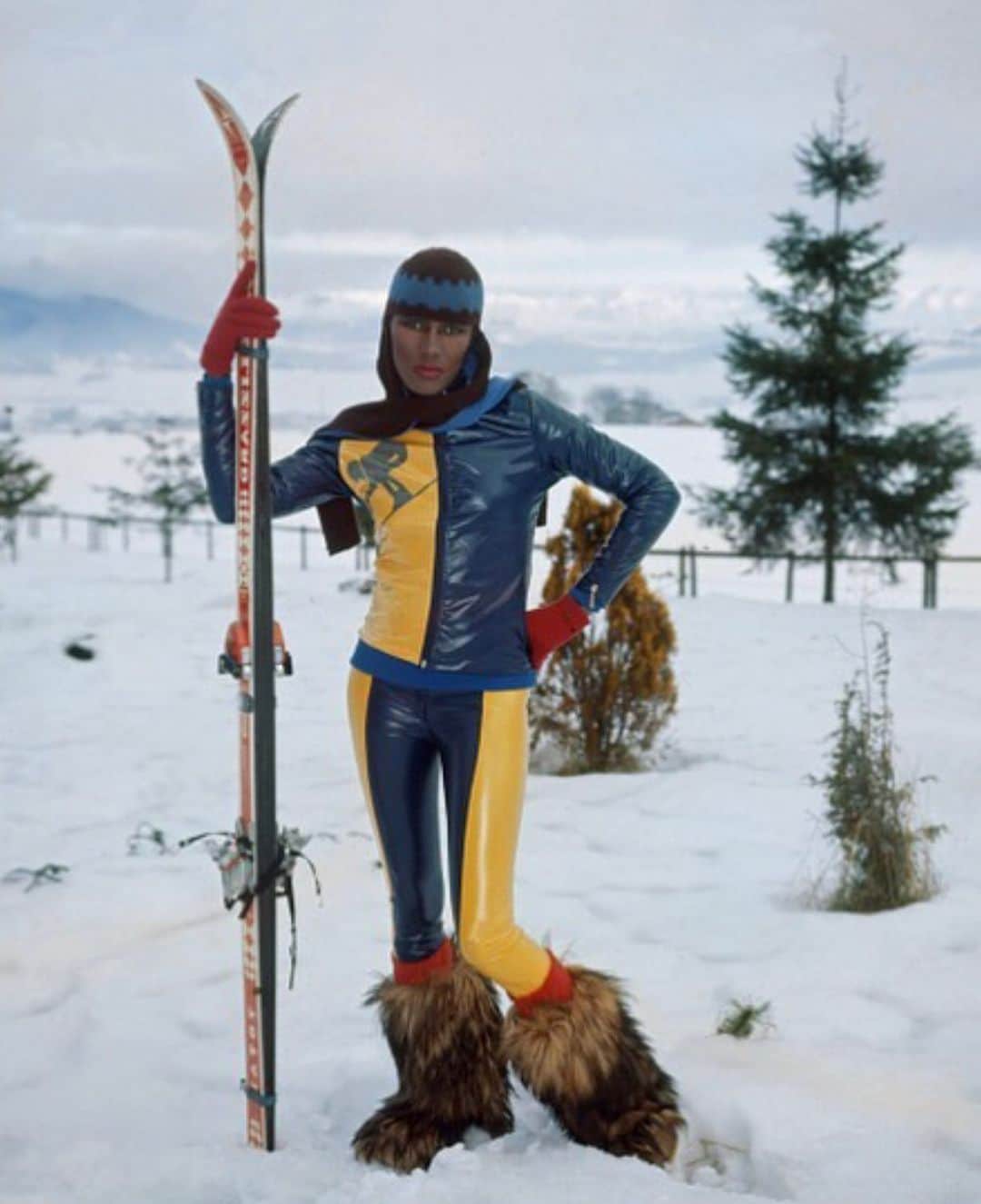 プロエンザスクーラーのインスタグラム：「Holiday ready Grace Jones, 1978 #proenzaschouler」