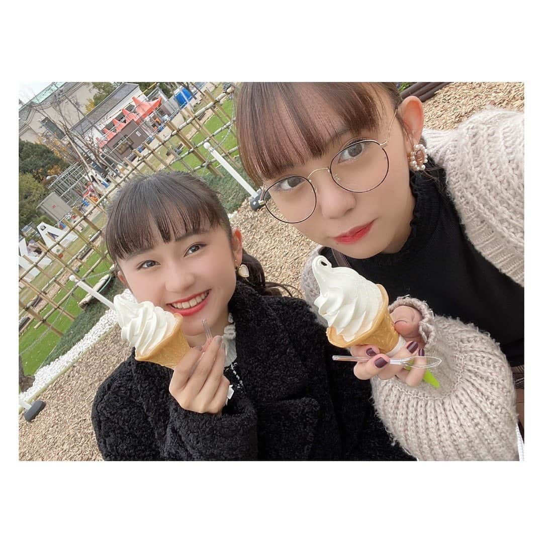 桜井美里さんのインスタグラム写真 - (桜井美里Instagram)「・﻿ ﻿ ﻿ ﻿ ﻿ 大阪旅行3日目は、 色んなところを観光してきたよ‪‪❤︎﻿ ﻿ ﻿ ﻿ あべのハルカスに行ったり、 ﻿ てんしばでアイス食べたりとかして﻿ とにかく大阪の街をぐるぐる歩き回ったよ！！﻿ ﻿ お土産もたくさん買って﻿ しっかり551の豚まんも買ったよ✌️﻿ ﻿ ﻿ 3日間ほんとあっという間で﻿ 色んなところ行って食べて話して笑って、﻿すっごい楽しい旅行でした！！☺️﻿ ﻿ ﻿ 誰かと旅行に行くのは初めてでずっと夢だったから﻿初旅行があやめとでよかったな！って思う🤝﻿   一緒に行ってくれてありがとう💞 ﻿ ﻿ いつかドライブとかもいいね！🚗 ﻿ ﻿  ﻿ ﻿ #大阪旅行 #大阪 #初旅行  #551  #あべのハルカス #観光  #楽しかった #思い出 #青春  #幸せ ‪☺︎‬﻿  ﻿  ﻿」12月21日 22時38分 - mippi__0418