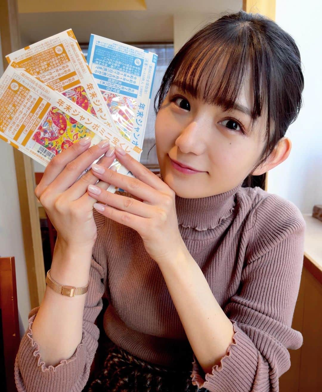 栗田麻理さんのインスタグラム写真 - (栗田麻理Instagram)「. 当たりますように！😌✨  年末ジャンボを初めて購入しました（笑） 夢があるなあ〜 皆さんは購入しましたか？💰 金曜日までですって！  余談ですが、 左目がものもらいになりかけています😢 少し腫れてる…」12月21日 22時47分 - mk_1202_x