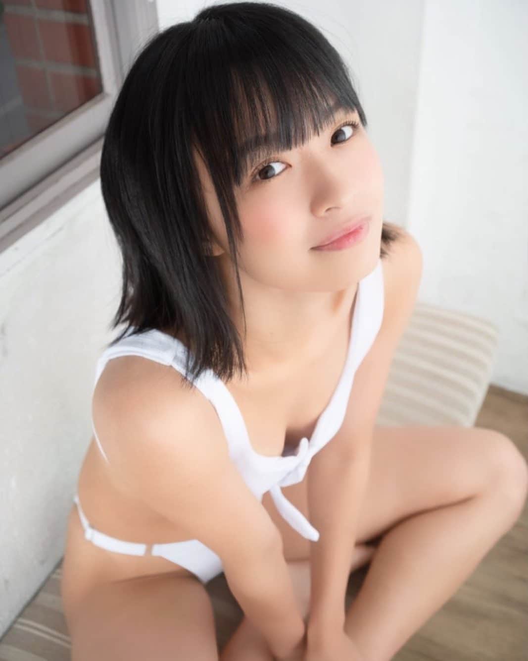 百川晴香さんのインスタグラム写真 - (百川晴香Instagram)「インスタグラビアvol.241👙新しいシリーズ🌟🌟🌟 #japanesegirl #cute #followｍe」12月21日 13時58分 - momokawaharuka