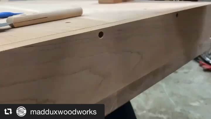 のインスタグラム：「Thank you for introducing our flush cut saw! Glad that you like it😄﻿ ﻿ #repost📸 @madduxwoodworks﻿ We’re pretty pumped about the opportunity to work with @suizan_japan. We got to try out their Flush Cut Trim Saw on some of the dowels for the swing. ﻿ .﻿ .﻿ Great little saw!  Having the 2 different styles of teeth for hard wood vs soft wood , is a pretty cool feature. Also, with the no-set teeth, the saw doesn’t damage the adjacent wood while cutting. ﻿ .﻿ .﻿ Now that we’re to the point of the swing build where we are just doing a lot of fine-tuning and finish details.. we’ll be installing a lot of dowels. So we’re excited to put this little saw to work 👌🏻 ﻿ .﻿ .﻿ #suizan #flushtrimsaw #flushtrim #dowel #dowelcutting #homemadedowel #cherry #cherryswing #wood #woodworking #mississippimade #makersgonnamake #madduxwoodworks﻿ ﻿ #suizanjapan #japanesesaw #japanesesaws #japanesetool #japanesetools #handsaw #pullsaw #ryoba  #flushcut #woodwork #woodworker #woodworkers #woodworkingtools #japanesestyle #japanlife」