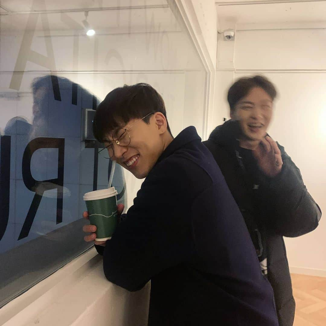 ウングァンさんのインスタグラム写真 - (ウングァンInstagram)「찍지마 빌런 2 🙉」12月21日 14時28分 - btob_silver_light