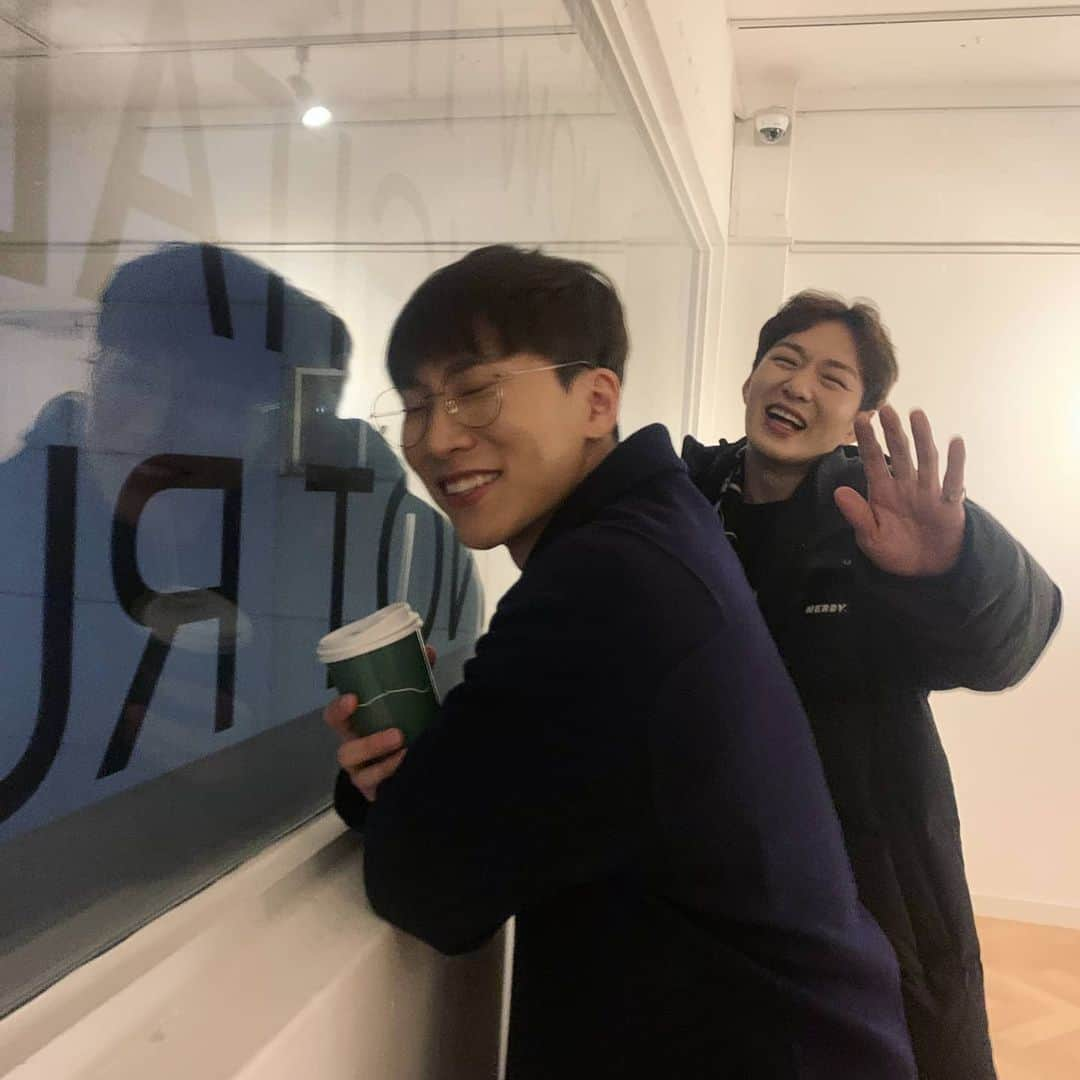 ウングァンさんのインスタグラム写真 - (ウングァンInstagram)「찍지마 빌런 2 🙉」12月21日 14時28分 - btob_silver_light