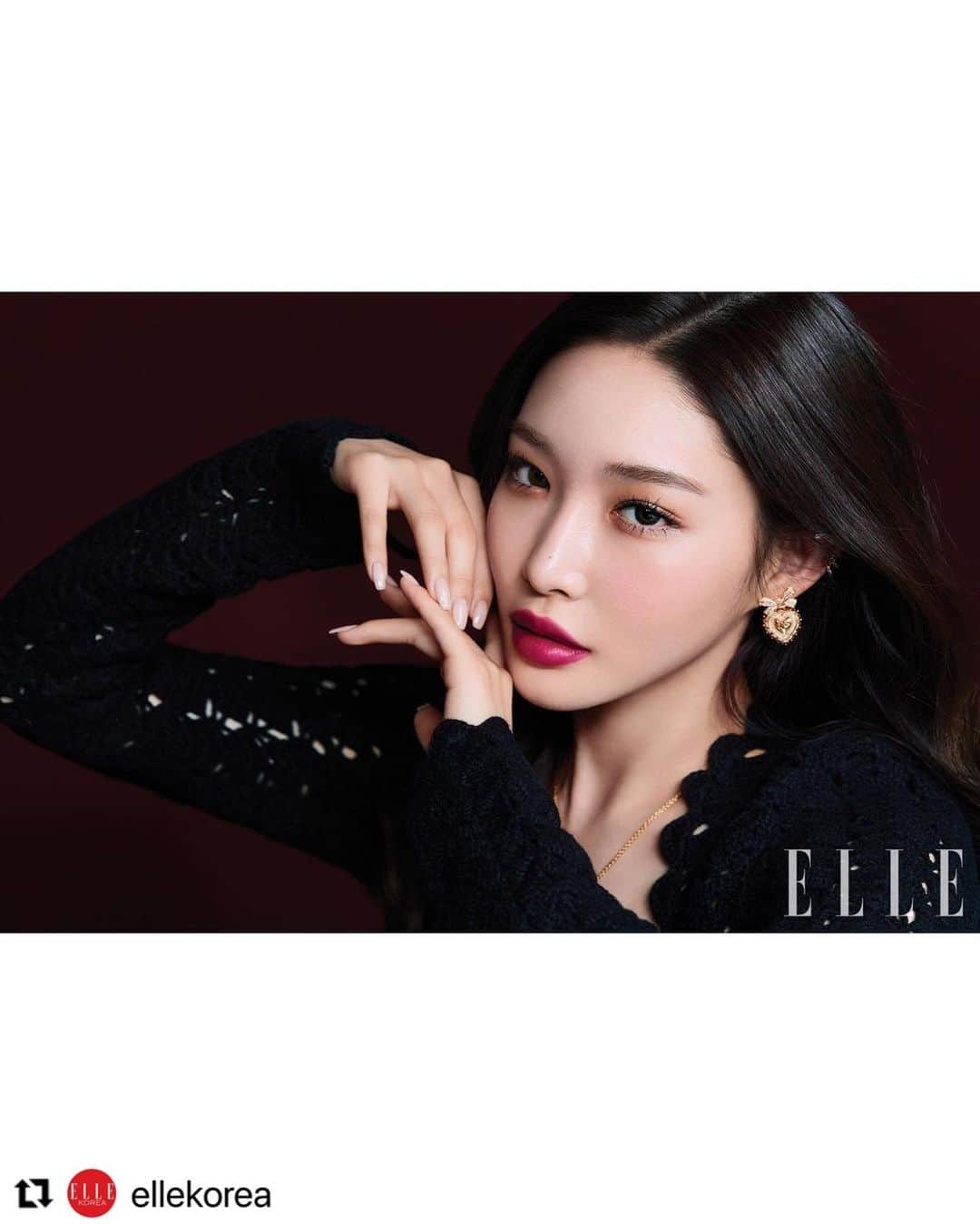 チョンハさんのインスタグラム写真 - (チョンハInstagram)「#Repost @ellekorea with @make_repost ・・・ #광고 서로의 컬러로 물든 #청하(@chungha_official) 와 #돌체앤가바나뷰티(@dolcegabbana) 의 만남. ✨ 립 컬러에 따라 다양한 메이크업으로 180도 다른 매력을 선보인 청하의 뷰티 시크릿이 궁금하다면? 🤔 지금 바로 청하의 아름다움이 빛을 발하는 엘르 1월호 화보를 감상해보세요! 💫 #ELLEzoomin - Photographer 최문혁 Editor 크리에이티브팀 정혜미 Makeup 정은우 Hair 김은진 Stylist 박수경 Assistant 이영진 #DGBeauty」12月21日 14時30分 - chungha_official