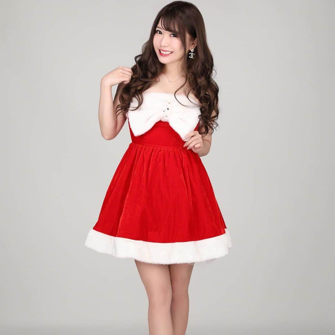 愛咲えれなのインスタグラム：「.. . 24日＆25日 クリスマスイベント💓💓 是非ご来店下さい🙇‍♂️✨ . 26日〜30日は 組数レースです！！ 少しでもいいので お顔を出して頂けると うれしいです💓 2020年最後に乾杯しましょお💕 . 大阪府大阪市中央区東心斎橋2-3-17 パピヨンビルB1F . Club IRIS 愛咲 えれな  . #愛咲えれな #きゃばきゃば #美女と野獣　#キャバ嬢 #iris #キャバクラ #クラブ #ミナミ #北新地 #宗右衛門町 #ポケパラ #指名 #えれな #シャネル #バースデーイベント #シャンパン #アルマンド #踊れるキャバ嬢 #踊れるキャバ嬢といえばえれな #イリス #ホステス #いいね返し #キャバ #ソウメイジャパン #ベルロゼ　#クラブイリス #黒髪ロング #フォロー増やしたい」