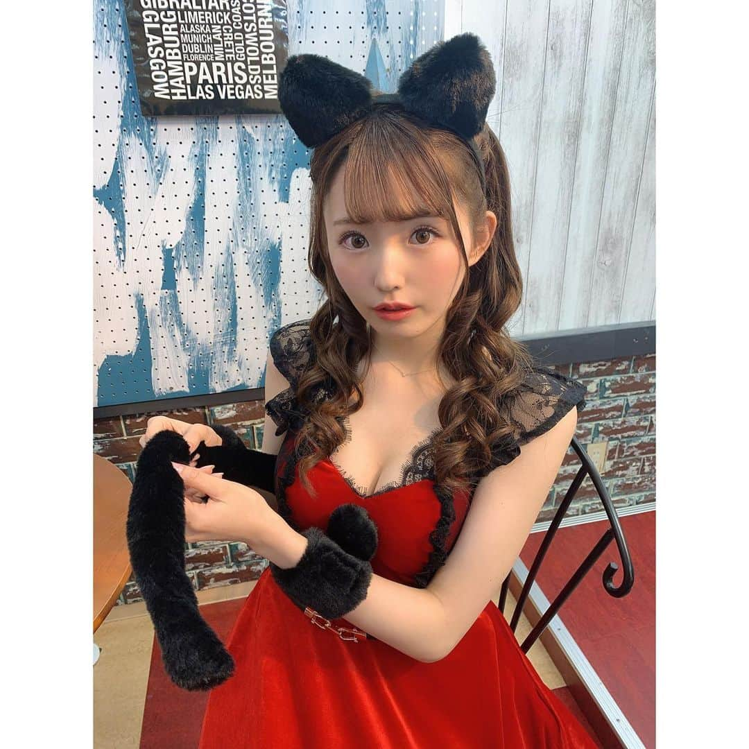 乙白さやかのインスタグラム：「🖤 ・ ・ ・ ・ ・ ・ #クリスマス #sugar #コスプレ #可愛い #cute」