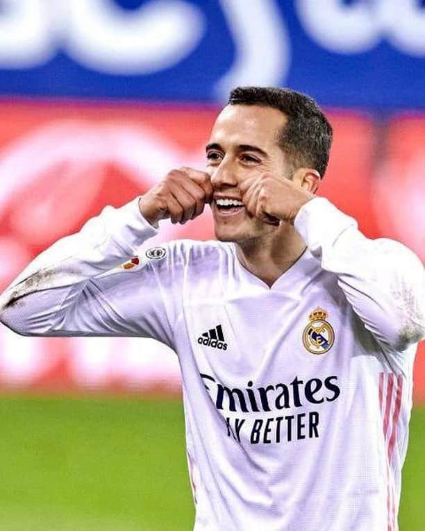 LFPさんのインスタグラム写真 - (LFPInstagram)「🤍 🔥 HAPPY @lucasvazquez91! 🔥 🤍  • #Lucas #Vazquez #RealMadrid #LaLiga #LaLigaSantander #HayQueVivirla #YouHaveToLiveIt」12月21日 15時00分 - laliga