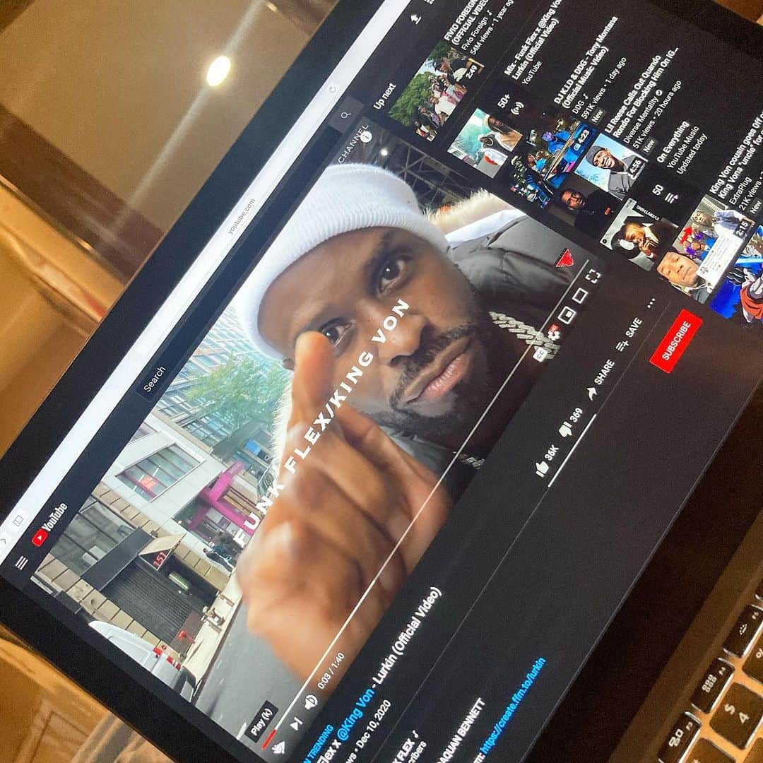 ファンクマスター・フレックスのインスタグラム：「6,000,000 VIEWS @YOUTUBE !!!!! @funkflex x @kingvonfrmdao / Lurkin!!! Rest easy my brother! Thank u @lyor_cohen x @kellyrowe26 x @tumabasa x @ajelkallejero !!!! Thank u so much for your guidance and support!!!   AVAILABLE ON ALL PLATFORMS  @funkflex / @kingvonfrmdao OUT NOW! @funkflex / @fivioforeign_8fs ALMOST OUT @funkflex / @rowdyrebel ALMOST OUT  @inflexwetrust films / records   WHO ELSE SHOULD I PUT ON MY ALBUM? @THEM!」