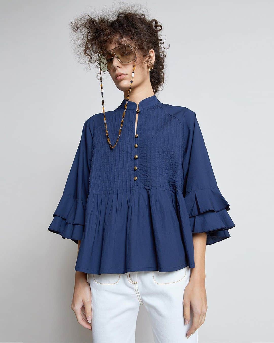 カレンウォーカーのインスタグラム：「Organic Cotton Pintuck Tops crafted by our @fairtradecertified makers in Chennai, India available instore and online now (karenwalker.com or tap above)」