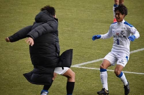 町田也真人さんのインスタグラム写真 - (町田也真人Instagram)「初めて自分の誕生日に試合があって、そこでゴールを決めれたこと、幸せでした。 (ゴールとるのに時間がかかりました😱😱)  ただ最後のチャンスは決めないとです。  勝てなかったのが本当に残念です💦  誕生日とゴールのお祝いメッセージくれた方々ありがとうございました。  そしてこのような状況の中、サッカーを出来る環境を作って頂いた運営の方々やボランティアの方々、そしてファンサポーターの皆様、スポンサーの皆様、本当にありがとうございます。  来年はもっともっと良い1年になりますように！！  #大分トリニータ #サガン鳥栖   #svolme #svolmefootball#neutralact」12月21日 15時55分 - yamato.machida