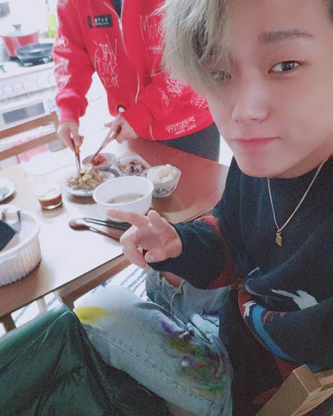 BOBBY（キム・ジウォン）さんのインスタグラム写真 - (BOBBY（キム・ジウォン）Instagram)「생일엔 집밥이죠」12月21日 15時59分 - bobbyindaeyo