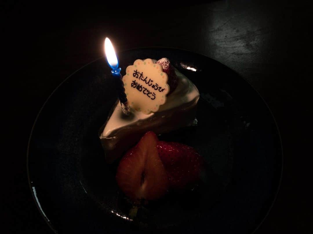土井コマキのインスタグラム：「Your pleasure is my pleasure. I want you to listen more to your “heart sound”. HBD,mom! 誕生日おめでとう、母さん。なんとかまた1年。momて照れくさい。がんばろう。」