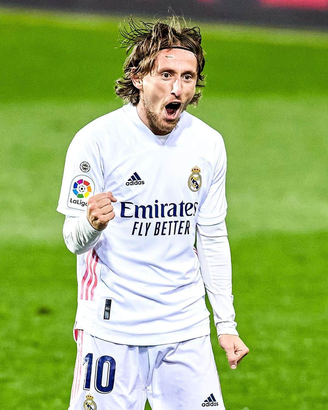 レアル・マドリードさんのインスタグラム写真 - (レアル・マドリードInstagram)「✍️ @LukaModric10 is __________ #RMLiga • #HalaMadrid」12月21日 16時05分 - realmadrid