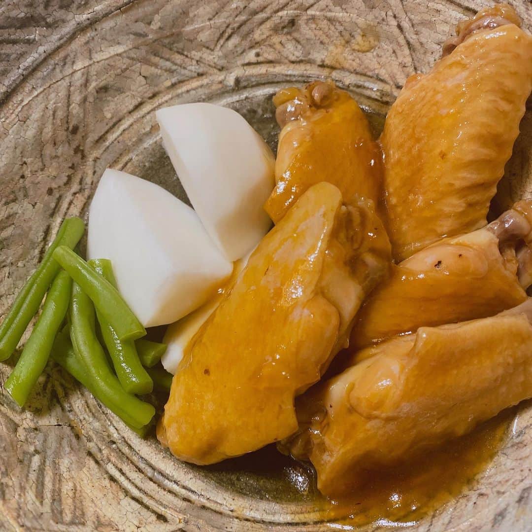 早見優さんのインスタグラム写真 - (早見優Instagram)「手羽先とカブの煮込み Chicken and turnip in dashi   #手羽先  #手羽先とカブの煮物  #japanesefood」12月21日 16時06分 - yuyuhayami