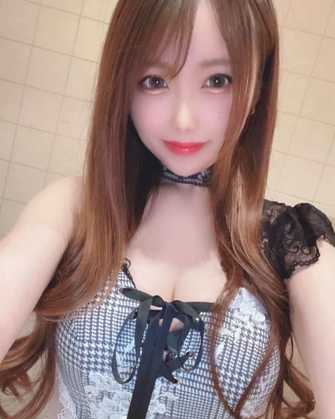 神出鬼没の【キャバ図鑑】のグルメインスタ