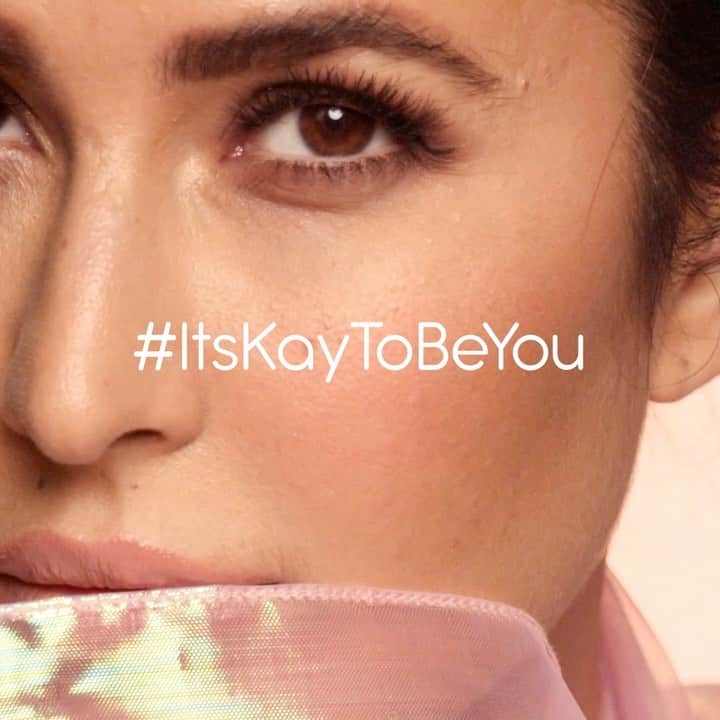 カトリーナ・カイフのインスタグラム：「JUST LAUNCHED 🚨 Get the perfect flush of Color this winter with our newest launch : Kay Beauty Matte Blush! 💁🏻‍♀️  It Comes in 8 shades & is Formulated with the goodness of mango & avocado butter, these blushes range from soft Nudes to deep berries! We are sure we have a shade for all of you! 🥰🌟   #KayBeautyblush #justlaunched #makeupthatkares  @kaybykatrina」