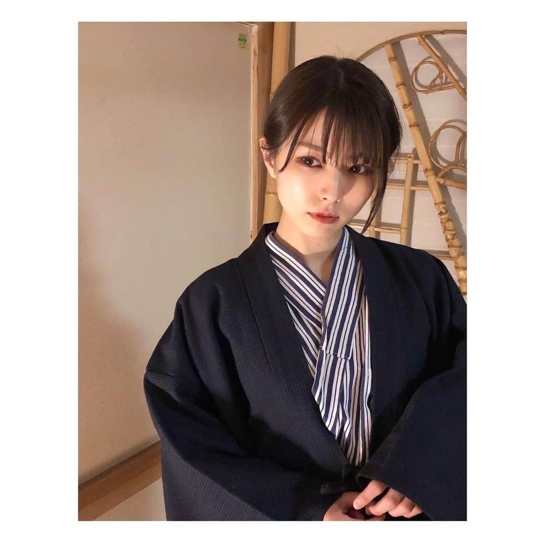 森脇加奈子のインスタグラム：「♨️  本格的に冬感増してきたし 猛烈に温泉に行きたい  しっとりⅡの化粧水みたいなお湯、 だくだくに浸かって、 美味しいお酒を飲んで、 幸せで腹も胸も満たして、 何も考えないで眠りたい！！！  #42度かな〜」