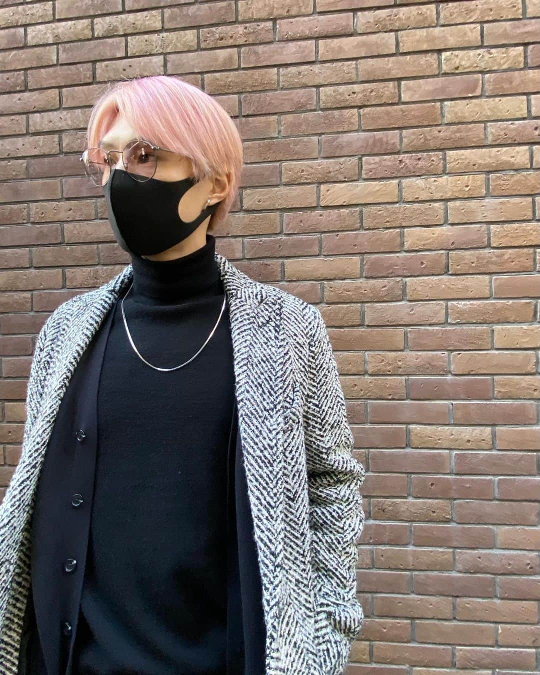 辻凌志朗さんのインスタグラム写真 - (辻凌志朗Instagram)「季節外れのCherry Blossoms🌸 #ピンク #pinkhair  #メンズピンクヘア  #ファッション」12月21日 16時43分 - ryoshirotsuji_official