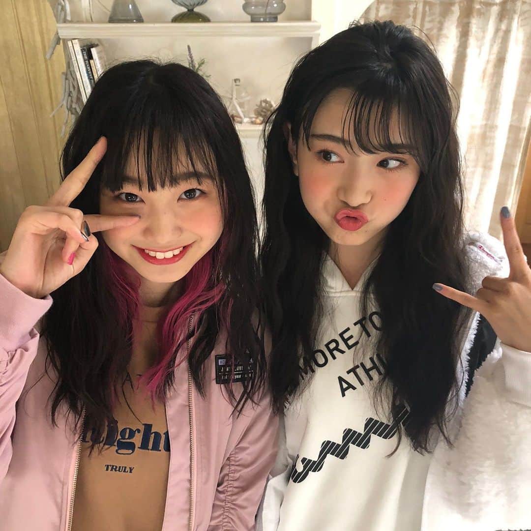 ニコ☆プチのインスタグラム：「﻿ 明日は2月号発売〜だから、12月号のオフショたくさんアップしちゃう❗️📸﻿ ﻿ ﻿ なんの企画かわかるかな？﻿ ﻿ ﻿ #ニコプチ ﻿ #川合菖蒲﻿ #近藤藍月﻿ #葛西杏也菜﻿ #中山あやか﻿ #井口虹姫」