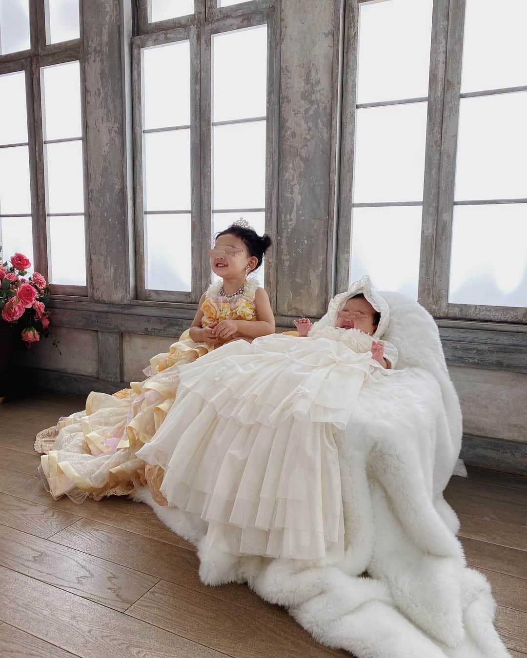 のインスタグラム：「👧🏻👶🏻. わたしのプリンセスたち💍🤍」