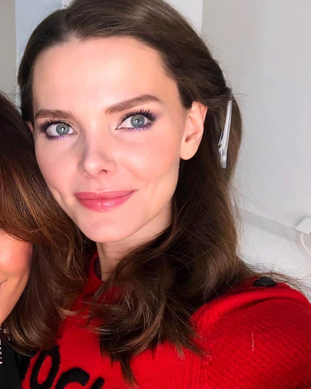 のインスタグラム：「с днем ​​рождения to ‘Anna Karenina’ star @lizavetabo 🌺 ~ All my best U amazing beautiful soul, actress & queen of Russia 💫」