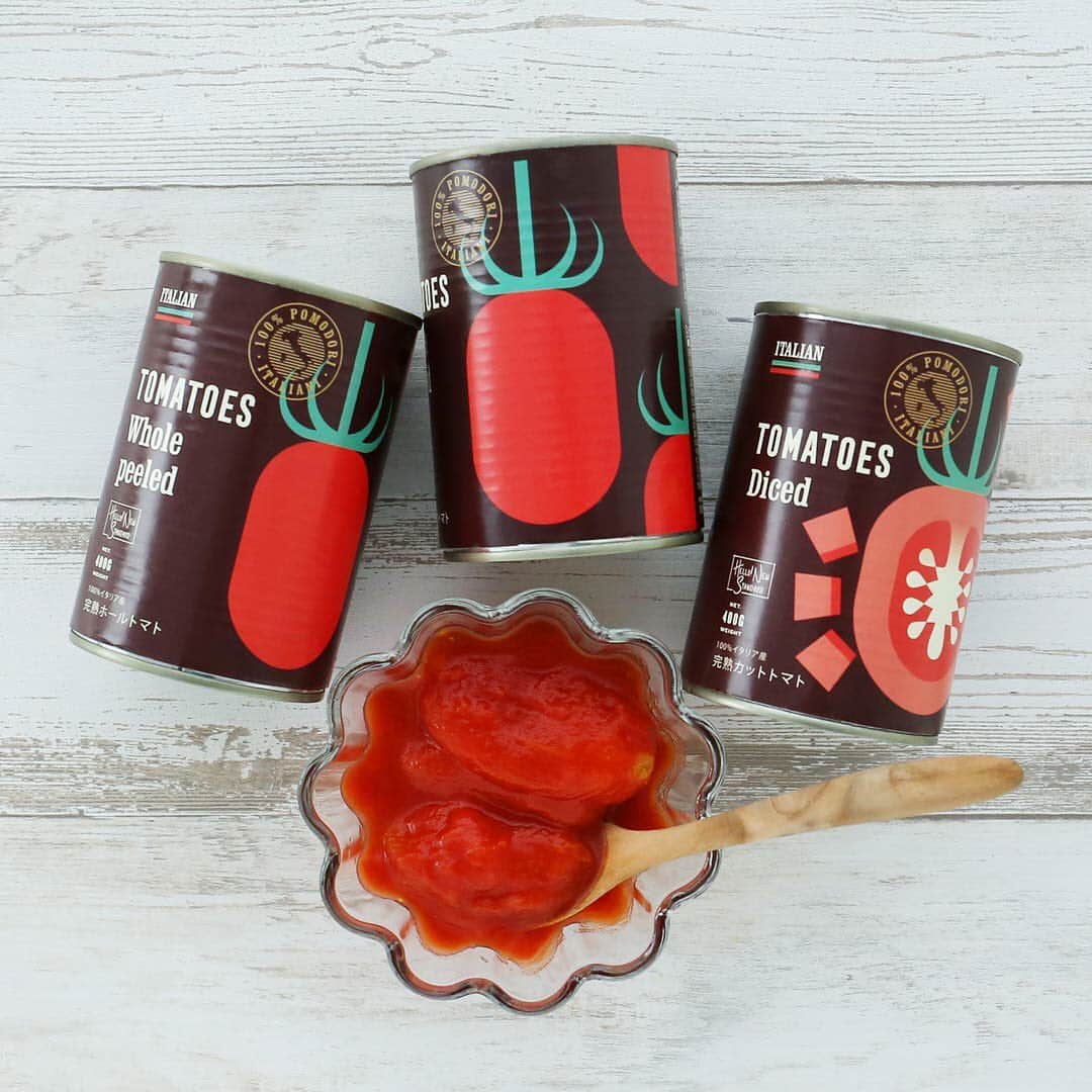 LOHACO（ロハコ）さんのインスタグラム写真 - (LOHACO（ロハコ）Instagram)「＼【LOHACO限定】完熟トマトのトマト缶が新登場！／  南イタリアの太陽をたっぷり浴びて育った100%イタリア産の完熟トマトを使用したオリジナルのトマト缶が登場しました。  2020年の夏に収穫されたトマトを使用しており、トマト本来の旨みと甘味をお楽しみいただけます。  種類は、ホールタイプと、時短調理にもなるダイス（さいころ）状にカットしたタイプの2種類。  ホールは煮込み料理やパスタに、ダイスカットはサラダやピザのトッピングにおすすめです。  トマトのイラストが描かれたLOHACOオリジナルのかわいいデザイン缶は、料理時間も楽しくさせてくれるはず。  ぜひ一度チェックしてみてください♪  ＿＿＿＿＿＿＿＿＿＿＿＿＿＿  ▼Instagramで紹介した写真の詳細は プロフィール @lohaco.jp から♪  ▼商品のURLはこちら https://685.jp/3mCpLor ＿＿＿＿＿＿＿＿＿＿＿＿＿＿＿   #LOHACO限定 #ロハコ限定 #ロハコ限定デザイン #lohaco限定デザイン #トマト缶 #トマトホール缶 #ダイストマト缶 #トマト #缶詰め #缶詰 #イタリア産トマト #トマト料理 #トマト料理🍅 #家ごはん #うちごはん #おうちごはん #おうちごはんlover #おうちビストロ #毎日の食卓 #豊かな食卓 #日々の食卓 #食を楽しむ #暮らしを楽しむ #日々の暮らし #暮らし #くらし #ロハコ #LOHACO #askul #アスクル」12月21日 18時00分 - lohaco.jp