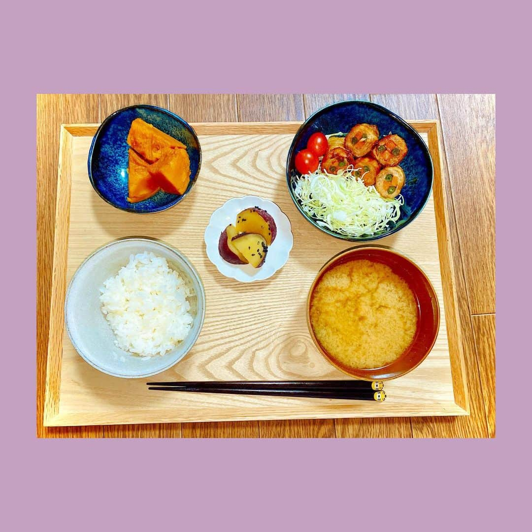 福島雪菜さんのインスタグラム写真 - (福島雪菜Instagram)「今日の晩ごはん( ˶˙ᵕ˙˶ ) * ✧いんげんと人参の肉巻き ✧南京の煮物 ✧さつまいもの甘煮 ✧いんげんと人参のお味噌汁 　（肉巻きのあまり…😅） ✧白米 * * #手料理❤️ #おうちごはん」12月21日 18時07分 - yukina_fukusima