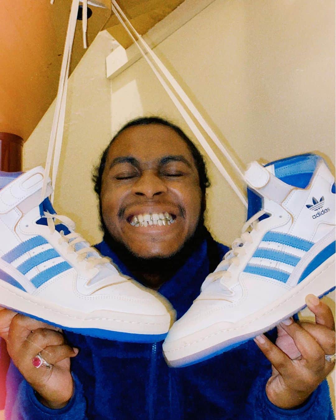 adidas Originalsさんのインスタグラム写真 - (adidas OriginalsInstagram)「Born in 1984, the #adidasForum was one of the first performance shoes to cross over into sneaker culture. Embraced on the court for its innovation and adopted by the street for its luxe design - this was the birth of a classic.  Reintroducing the Forum in 2020, we collaborated with a global cast of visionary creators. @tyrellhampton in NYC, @ikenoshiori in Tokyo, @nine8collective in London, and @knarlydb in Toledo show what makes the sneaker an icon and share their visions for the future of the Forum.  The Forum 84 High in White drops tomorrow December 22 on Confirmed, adidas.com and selected retailers. The Forum 84 High in Indigo is available January 5th on Confirmed.」12月21日 18時04分 - adidasoriginals