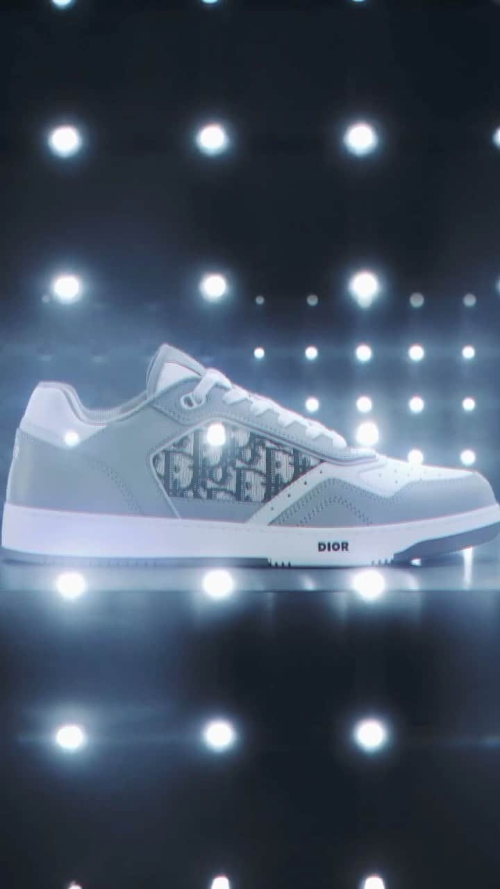 のインスタグラム：「Step into the new year courtesy of Dior men’s sneakers, in both high-top and low, all by @MrKimJones and ready to be discovered via the link in bio.」