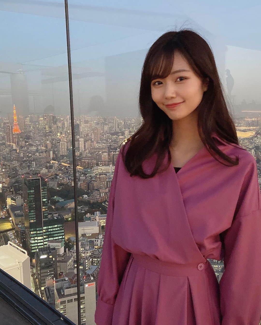 杉浦みずきのインスタグラム：「. 今年ももう終わりやぁ 東京一年生でした🗼 ・ この前ストーリーでお伝えした直筆年賀状プレゼント企画、〆切 23日までです！」