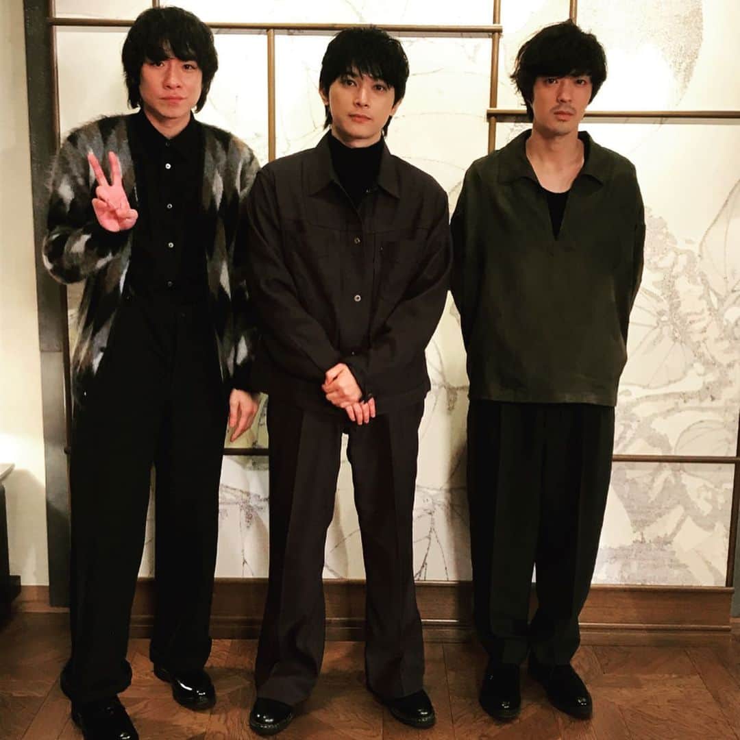 落合モトキのインスタグラム：「ボクらの時代 12/27（日）7:00〜 出演するのでよろしくお願いします！  カメラマンさんに 笑顔でって言われたのに 2人笑ってないじゃんか🙄」