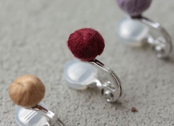 手紙社さんのインスタグラム写真 - (手紙社Instagram)「【糸を幾重にも重ね作り上げられたイヤリングはいかが？】﻿ 「000 トリプル・オゥ」の糸で織り込まれたアクセサリーは驚くほど軽く、しなやかで、上品にあなたを演出してくれます。布博で販売中のスフィアプラスイヤリング「旅する色」は、糸を幾重にも重ね作り上げられたシンプルなフォルム。素材の美しさをお楽しみください。﻿ ﻿ ▶︎「000（@tripleo_official）」さんのショップは「12/22（火）12:00」まで販売中！﻿ ﻿ ＜新しいオンラインフェスティバル・布博　開催概要＞﻿ 会期：2020年12月14日（月）〜26日（土）﻿ チケット：一般 1,000円／手紙社の部員 900円﻿ 会場：「新しいオンラインフェスティバル・布博」公式サイト﻿ ▶︎詳細は「@textilefabrics」プロフィールのURLから！﻿ ﻿ ーーーーー﻿ ﻿ ◎「新しいオンラインフェスティバル・布博」は3本立て！﻿ ﻿ 1）オンラインミーティング（番組）﻿ ▶︎12/14（月）〜19（土）毎日開催！﻿ 出展者による作品紹介やアトリエツアーなどの番組を生配信！﻿ 作り手との会話をお楽しみいただけます。﻿ ﻿ 2）オンラインショッピング﻿ ▶︎12/14（月）〜毎日異なる出展者が販売を開始します！﻿ 出展者による新作や、ここでしか買えない限定作品、もちろん、定番商品も購入することができます！﻿ ※それぞれの販売期間は公式サイトからご確認ください﻿ ﻿ 3）スペシャル音楽ライブ番組﻿ 12/20（日）は7時間を超える生放送をお届け！﻿ 豪華アーティスト4組による音楽ライブや、プロのスタイリストが布博アイテムのスタイリングを紹介する「ライブスタイリング」を生配信します！﻿ ﻿ #手紙社#手紙舎#布博#オンラインイベント#新しいオンラインフェスティバル#新しいオンラインフェスティバル布博#ブローチ博#布雑貨#手芸#テキスタイル#刺繍#ブローチ博#ハンドメイド#編み物#手織り#スフィアプラスイヤリング#000トリプルオゥ#トリプルオゥ#000#tegamisha#nunohaku#textile#textiledesign#fabric#handmade#handcraft#accessory#embroidery」12月21日 18時33分 - tegamisha