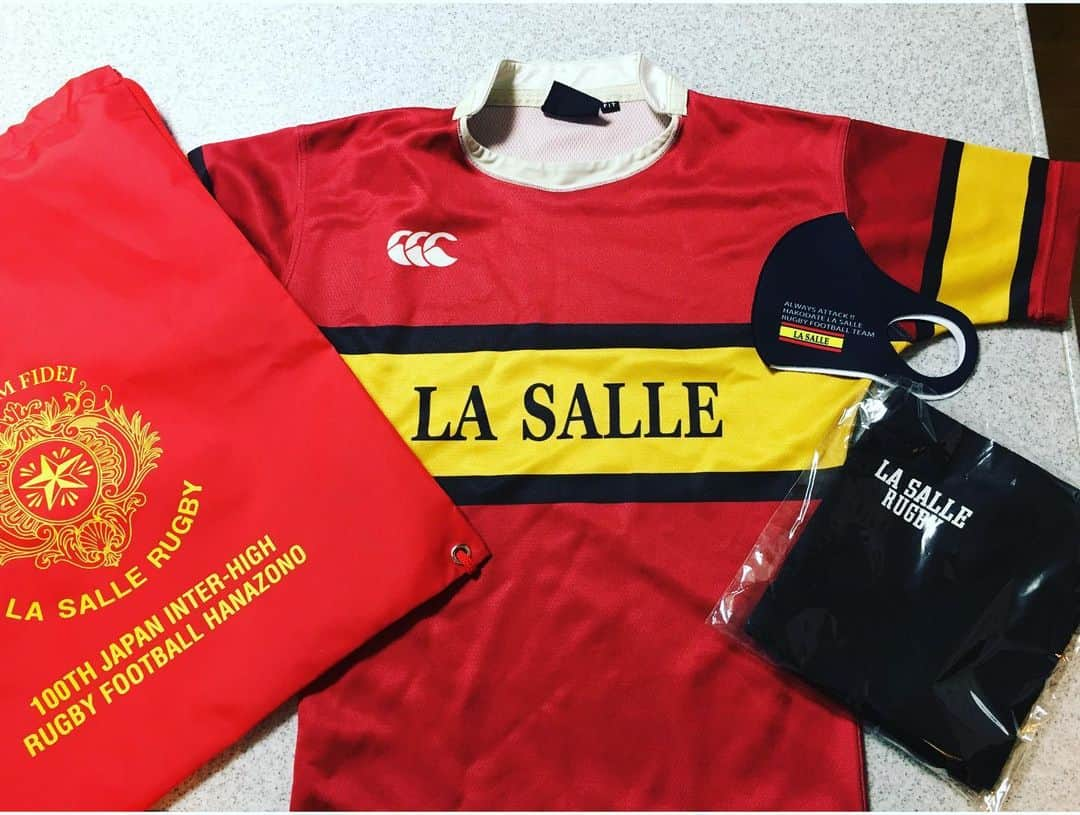 ラファエレ・ティモシーさんのインスタグラム写真 - (ラファエレ・ティモシーInstagram)「Spent the morning with Hakodate La Salle High School Rugby Team. Good to see the La Salle Brotherhood is strong world wide. All the best for the Hanazono tournament starting this weekend. Hoping to build connections with De La Salle College in South Auckland in the near future. Thank you for the cool La Salle gear 🙏🏾 #HakodateLaSalle #DeLaSalle #Brotherhood」12月21日 18時43分 - timlafaele