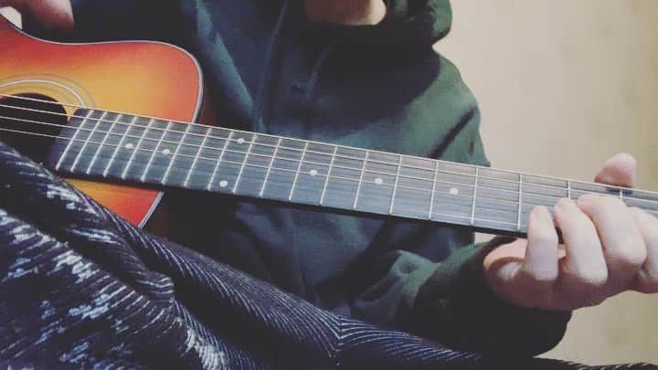こーいちのインスタグラム：「もうすぐクリスマスやしワム！の「ラスト・クリスマス海峡」歌ってみた。  #こんな時こそ前向きに」