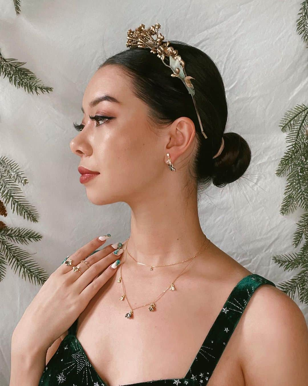 タラ・ミルクティーさんのインスタグラム写真 - (タラ・ミルクティーInstagram)「Four festive looks all in @pdpaola_jewelry, which is your favourite 1, 2, 3, or 4? ✨🎄🎁 #ad」12月21日 18時55分 - taramilktea